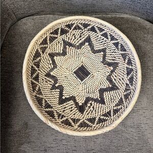 Handwoven African Art Grass Batonga Basket Bowl. Table, shelf or wall decor.